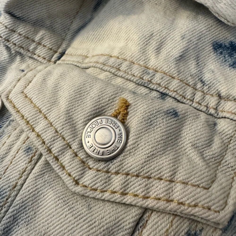 Free People Rumors Jones Tie Dye Blue Denim Jean Jacket Size XS EXTRA SMALL - Picture 8 of 10